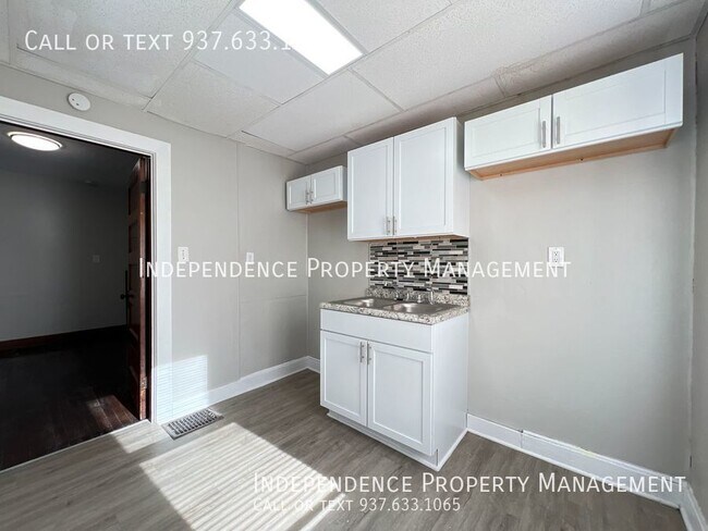 Building Photo - Sta Clara Pair - " MOVE IN SPECIAL " GET Y...