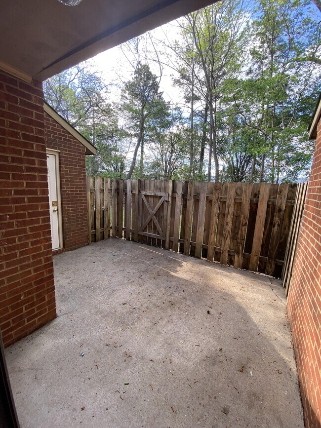 Building Photo - 114 Concord Dr