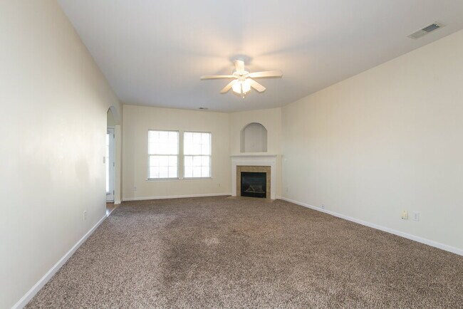 Foto del edificio - 4059 Clover Rd NW