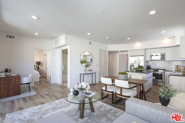 Foto del edificio - 740 Ridgeley Dr