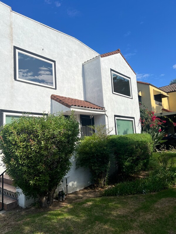 Photo - 1343 Cloverdale Ave (Los Angeles, CA)
