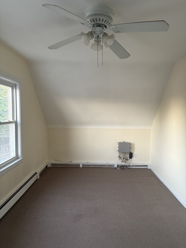 Foto del edificio - 300 Brown Ave