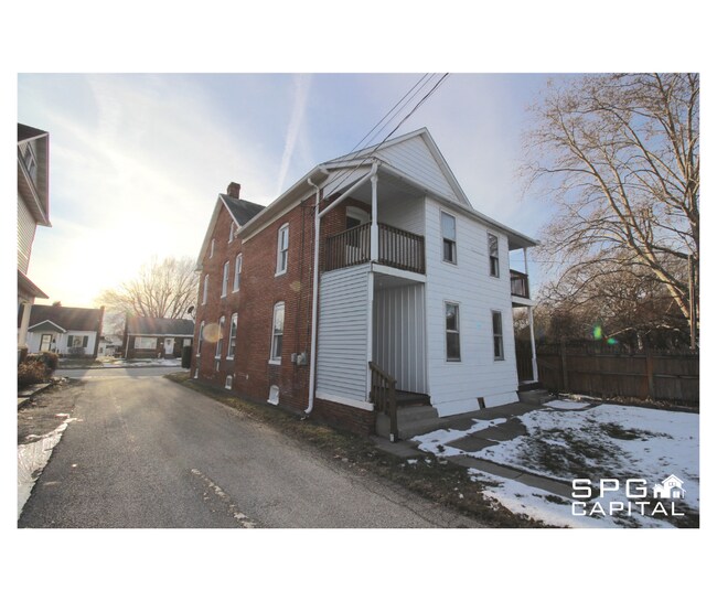 Building Photo - 424 S Franklin St