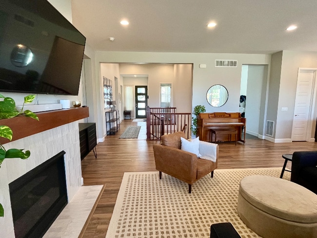 Building Photo - 11181 Sweet Cicely Dr