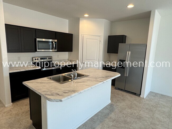 Foto del edificio - 3568 Sequoia St