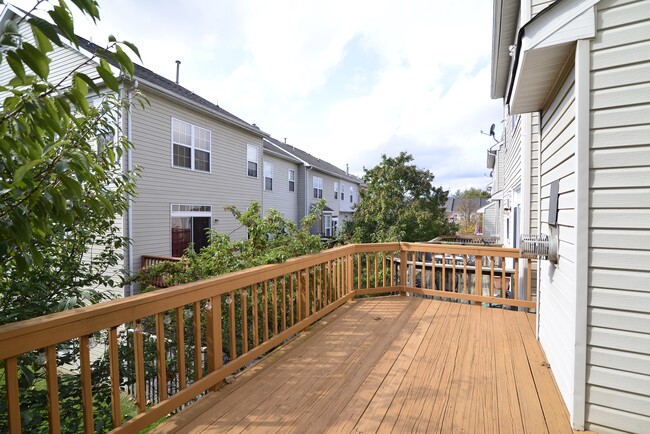 Deck 1 - 11401 Abner Ave