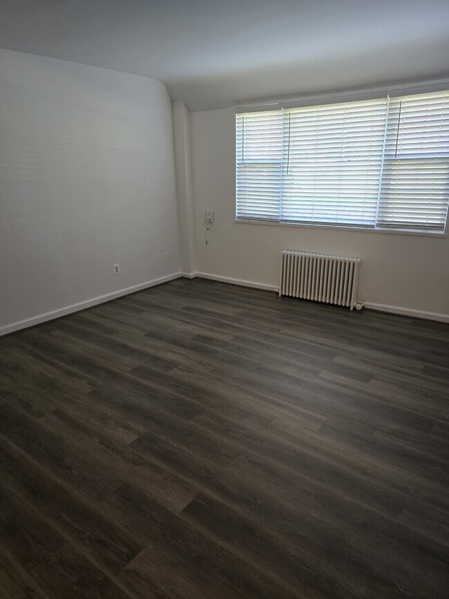Living Room - 1222 N Meade St