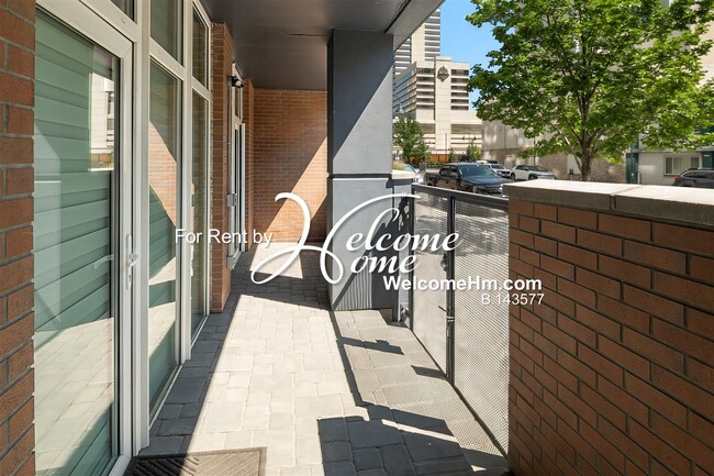 Building Photo - Rare Row House at The Montage with 2 Parki...