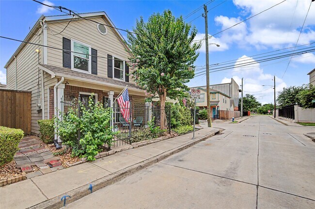 Foto del edificio - 1104 Buckner St