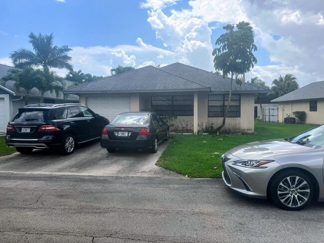 Photo - 1322 Pines Ln House