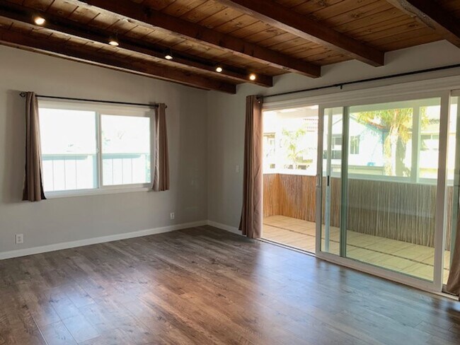 Building Photo - Silverstrand | Oxnard | Newly Renovated 2 Bed + 2 Bath | Office Space!