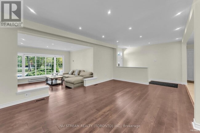 Building Photo - 23 Wythenshawe Wood