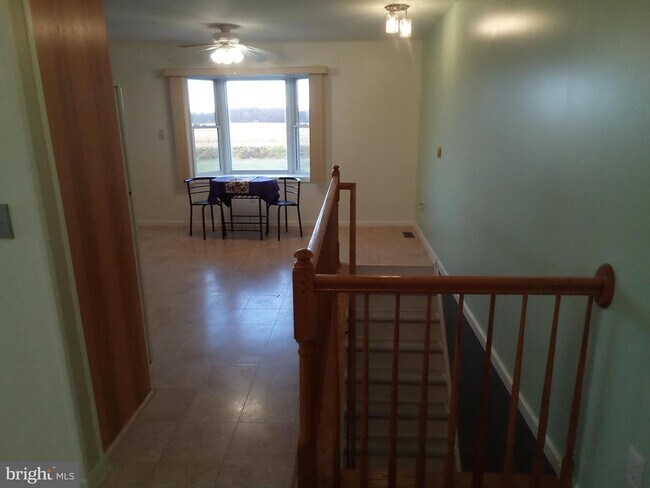 Building Photo - 362 Mill Ln