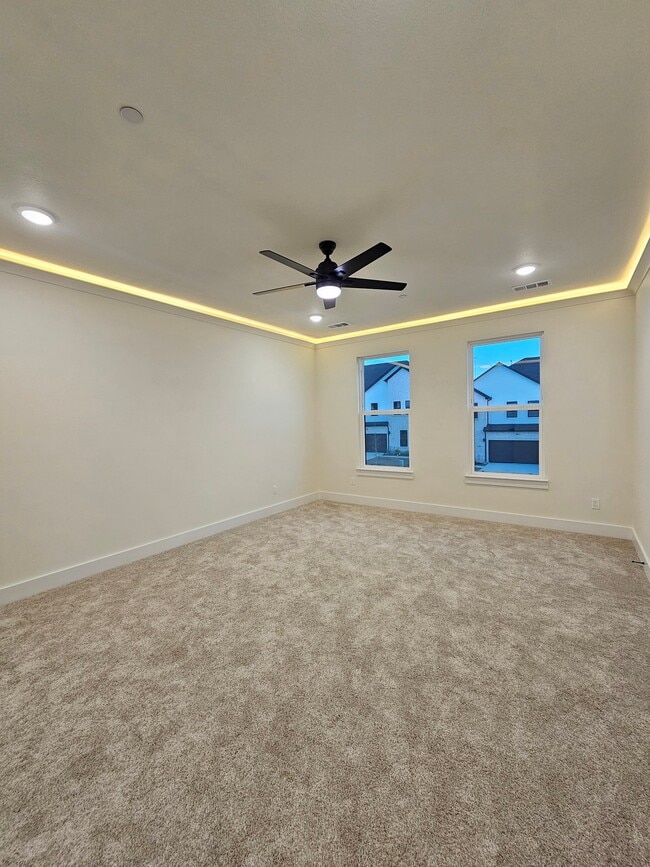 Building Photo - 4443 Fatima Dr