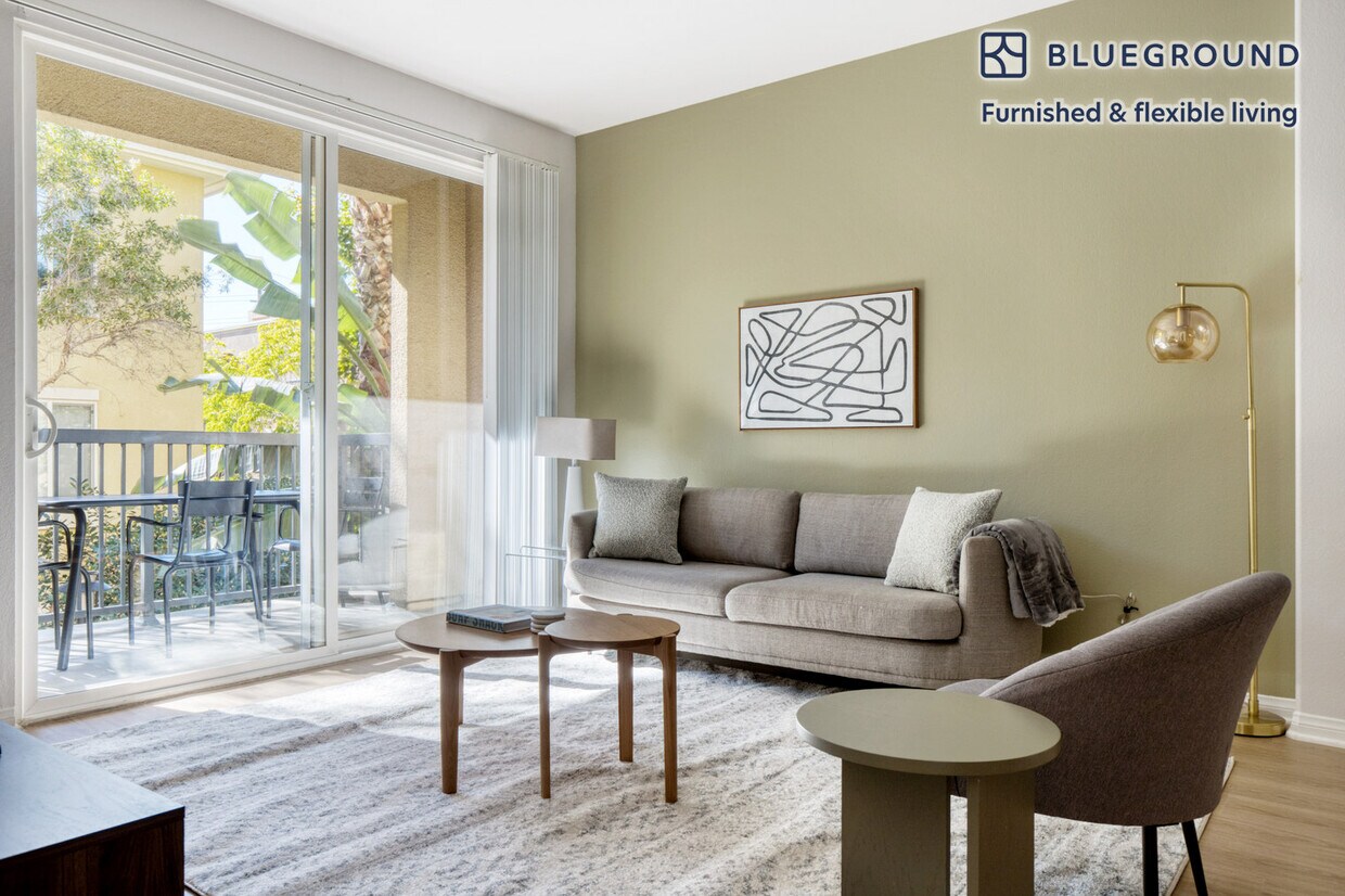 Foto principal - 8700 Pershing Dr