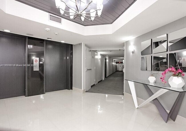 Foto del edificio - 3300 NE 192 St