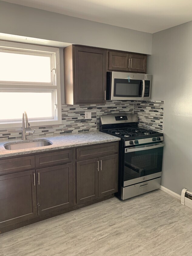 Foto principal - 1463 Clinton Ave