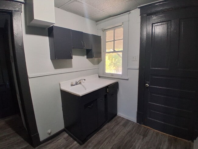 Building Photo - 503.5 Collett-