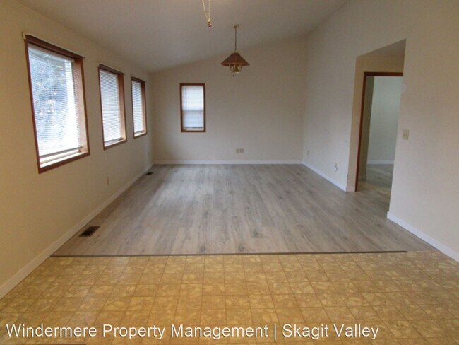 Foto del edificio - 3 br, 2 bath House - 25512 Minkler Road