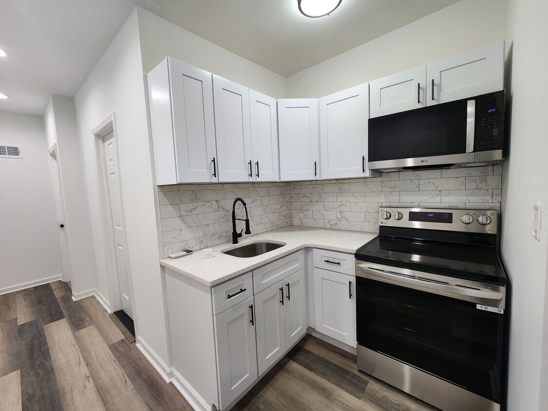 Foto principal - 5012 W Stiles St