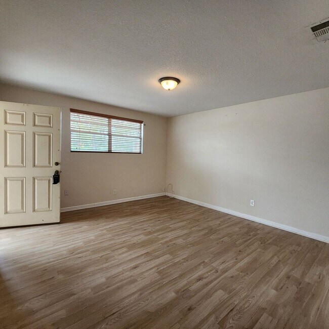 Building Photo - Ranch Home in Lake City 3 bed 1 bath with ...