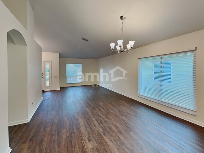 Foto del edificio - 10411 Paragon Place
