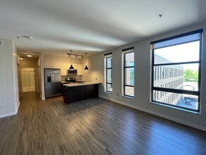 Building Photo - 8001 Kercheval Ave