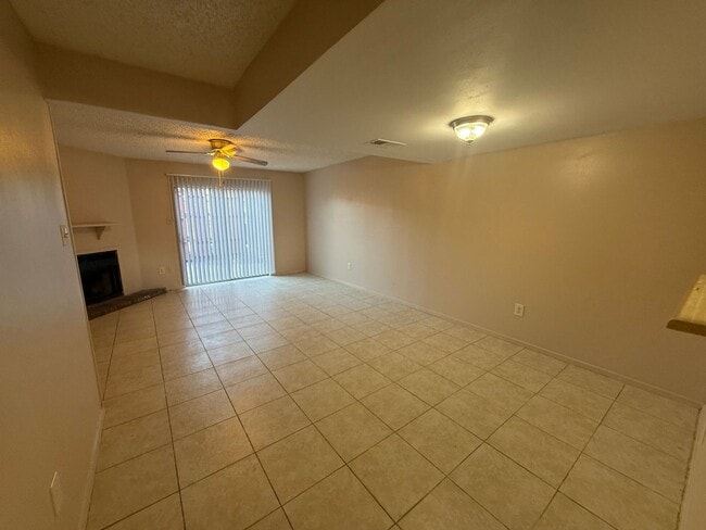 Building Photo - 8911-8915 GSRI Ave