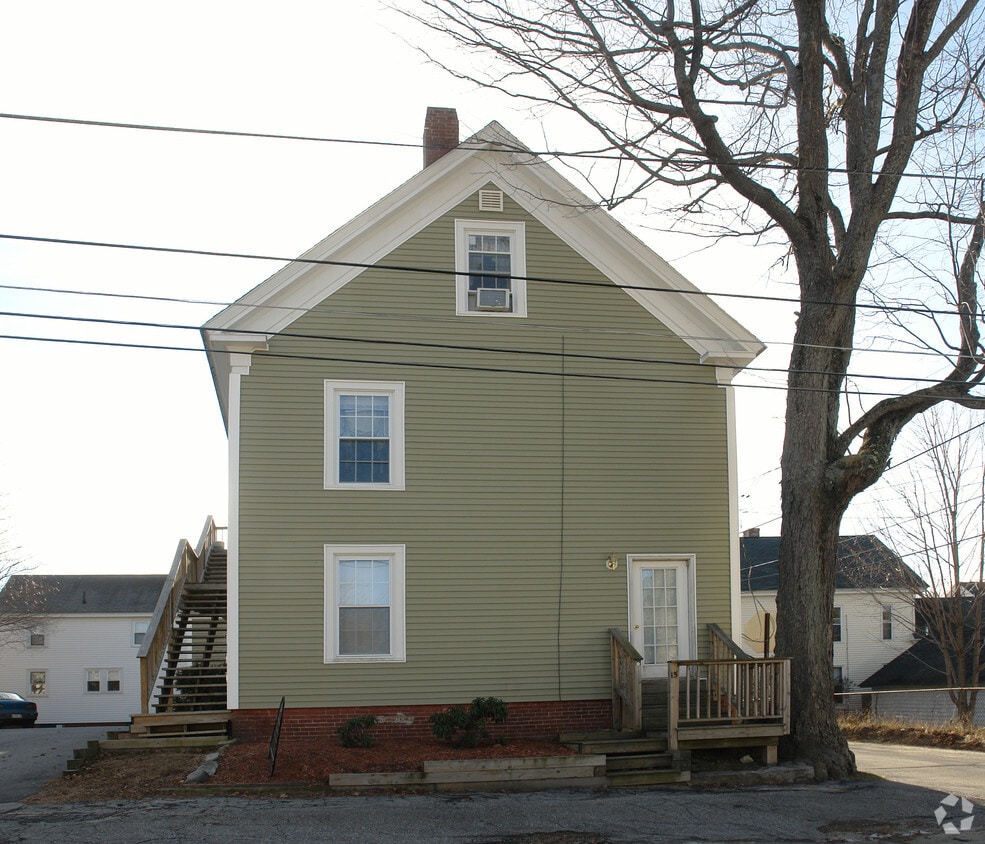 15 Maple St, Lisbon, ME 04252 Apartments in Lisbon, ME