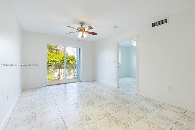 Foto del edificio - 1060 NW 7th St