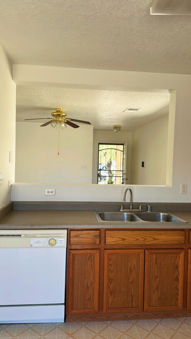 Foto del edificio - 9623 Gemstone Rd SW