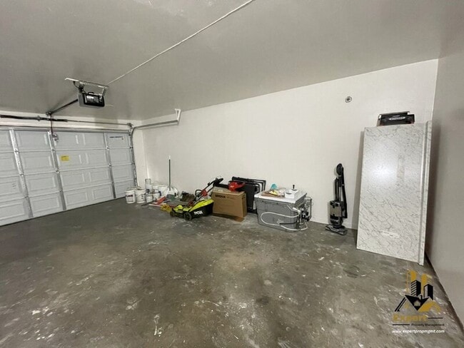 Building Photo - 5402 College Oak Dr