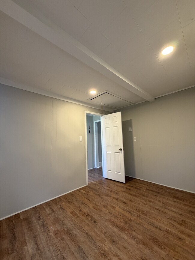 Foto del edificio - 140 Dillon St