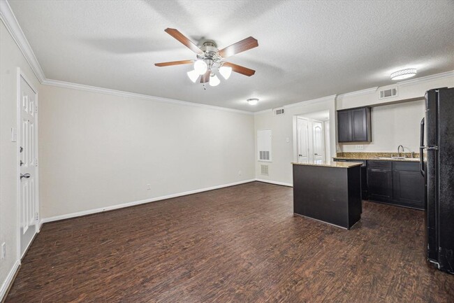 Building Photo - 300 Pecore St