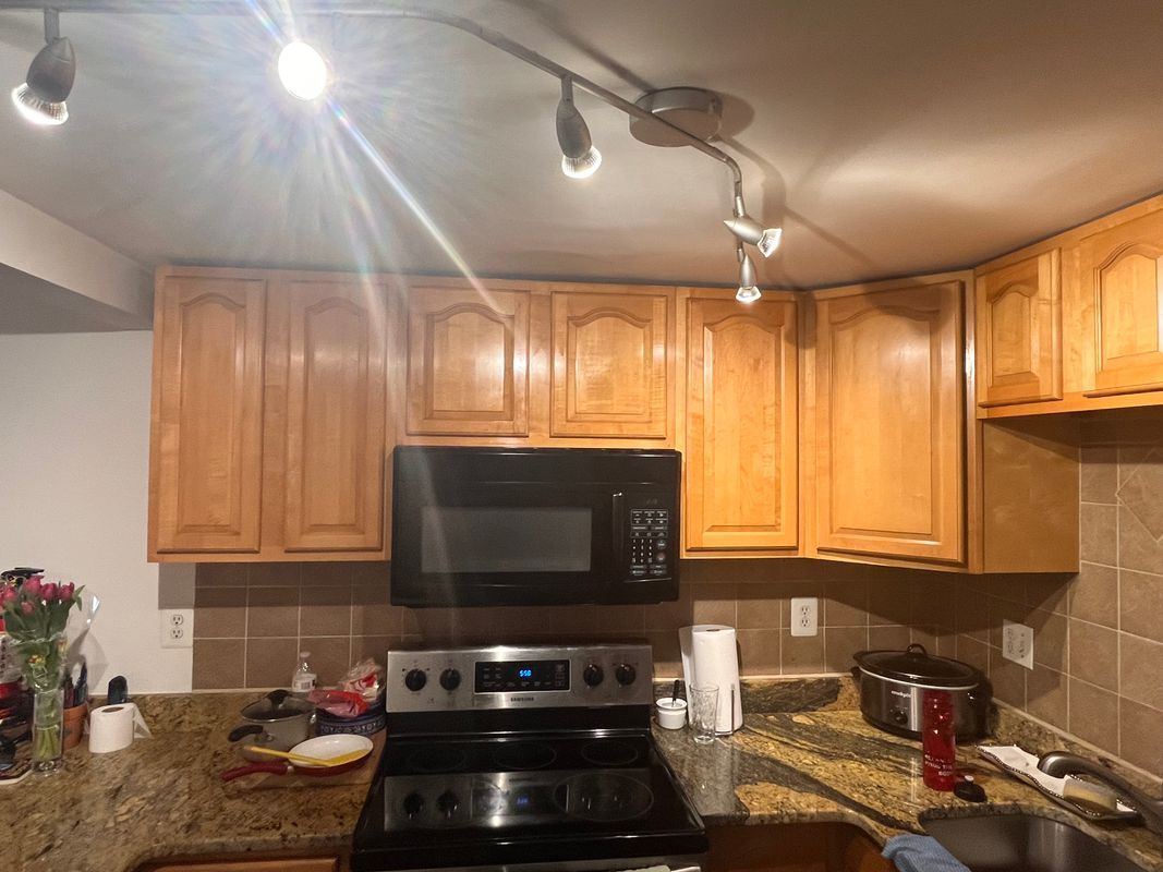 Foto del edificio - 1054 Pendleton Ct