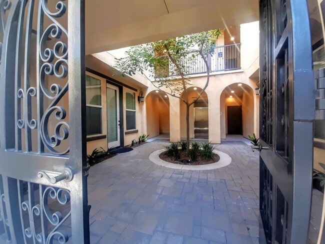 Photo - MERIDA LANE BREA 92823 (2 BED / 2 BATH) House