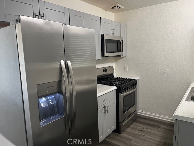 Building Photo - 36947 Melrose Dr