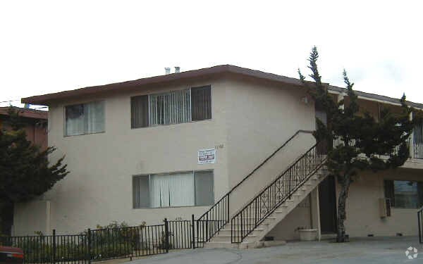 Building Photo - 1247 Plum St