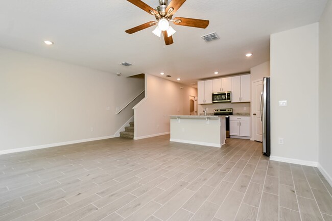 Building Photo - 17027 Coral Key Dr