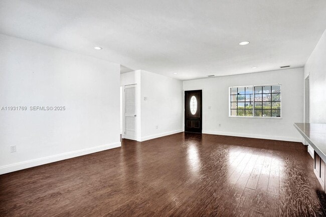 Foto del edificio - 6871 SW 50th Terrace