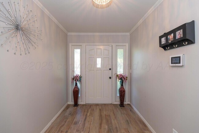 Foto del edificio - 4203 Woodfield St