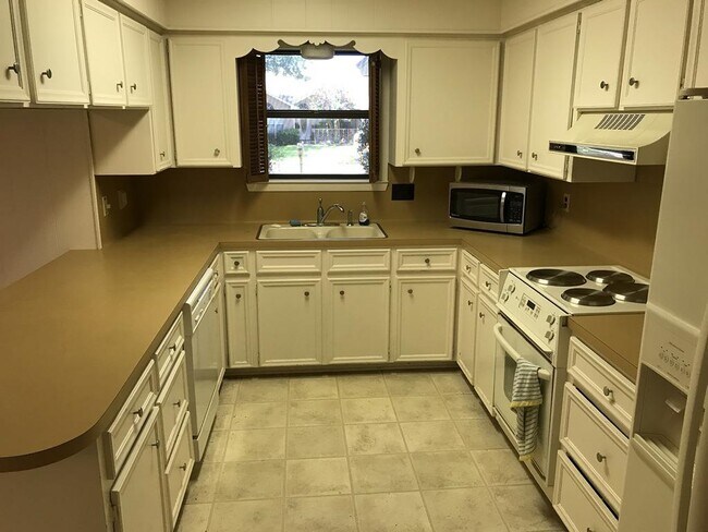 Foto del edificio - 185 Turkey Run