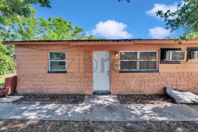 Building Photo - Unit A