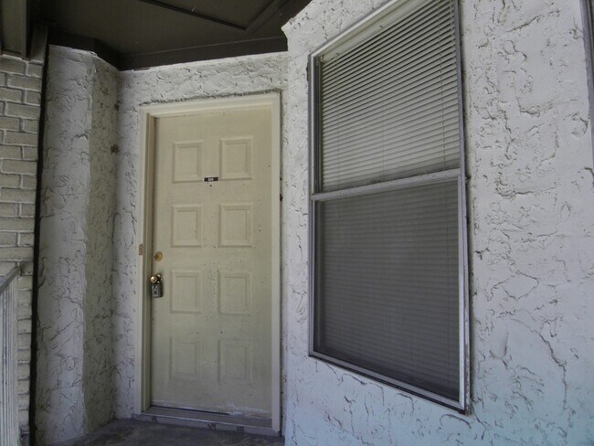 Foto del edificio - 2011 Spenwick Dr