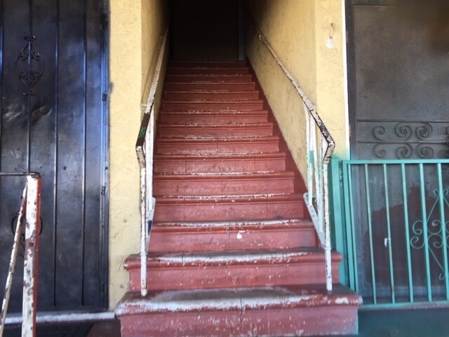 Building Photo - 842 N Wilmington Blvd