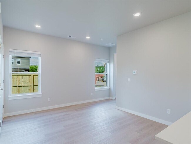 Building Photo - 1803 SW Casuarina Dr