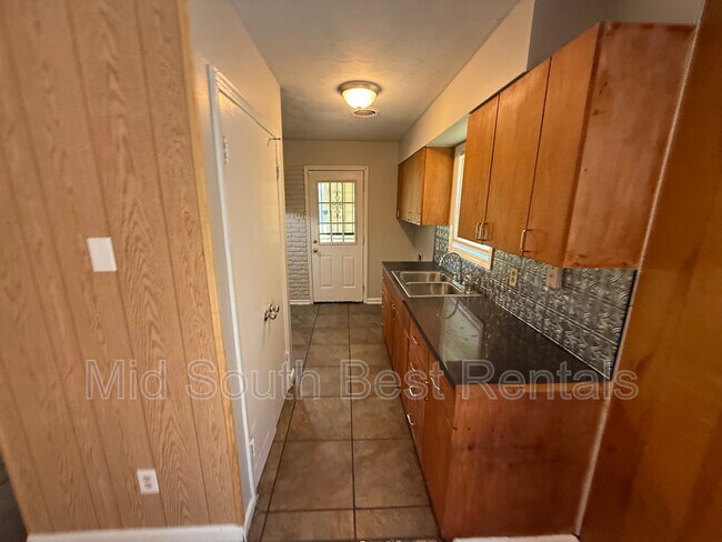 Building Photo - 3010 Ashwood Cove