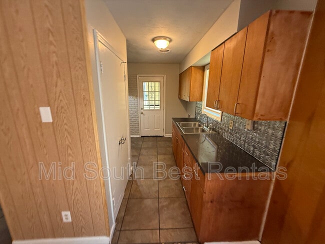 Foto del edificio - 3010 Ashwood Cove