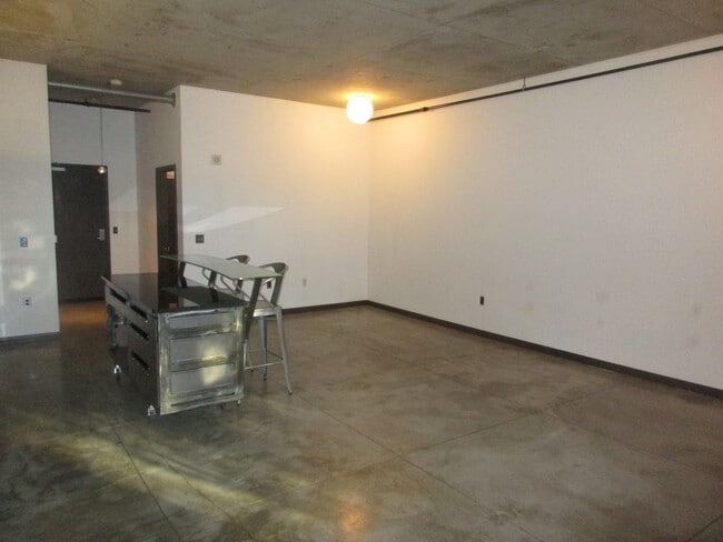 Building Photo - 1030 NW 12th Ave