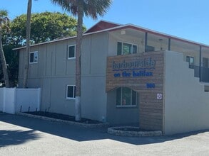 Building Photo - 900 S Peninsula Dr